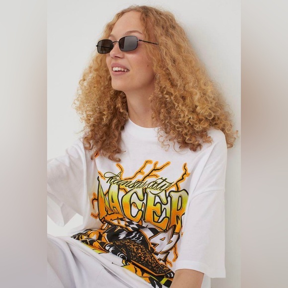 Oversized graphic Tshirt - Picture 2 of 5